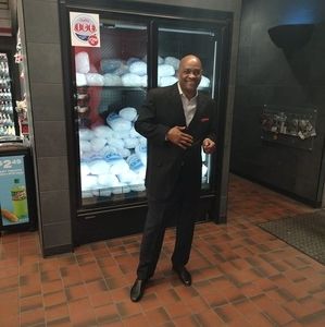 Meet your Posher, Larry